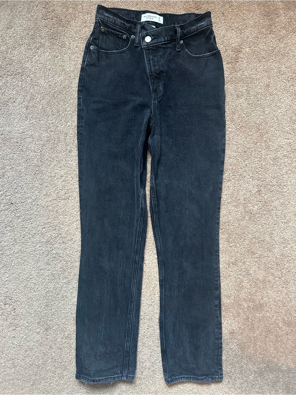 Abercrombie & Fitch Curve Love Ultra High Rise '90s Straight Jeans